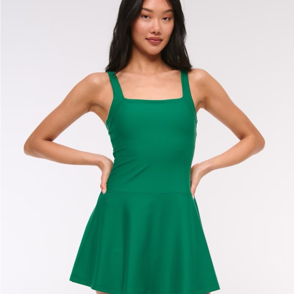 Abercrombie & Fitch Green Square-Neck Mini Athletic Dress - M